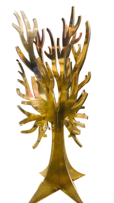 Modern tree-shaped sculpture design