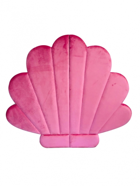 Pink shell-shaped headboard design