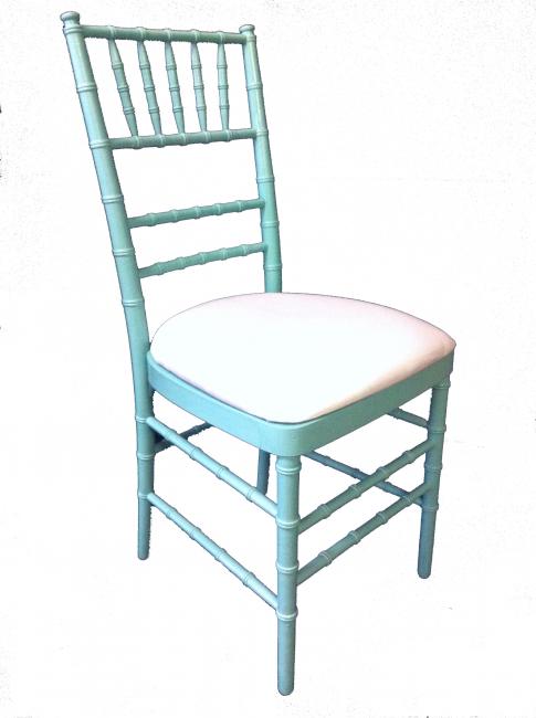 Classic chair with white cushion