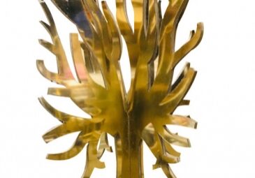 Modern tree-shaped sculpture design