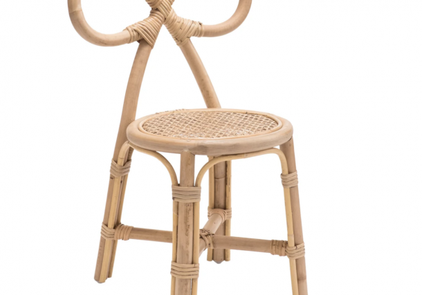 Stylish rattan chair with unique backrest